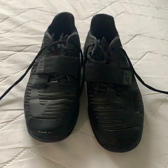 Nike Shoes - Nike lifting shoes men’s 6 women’s 8